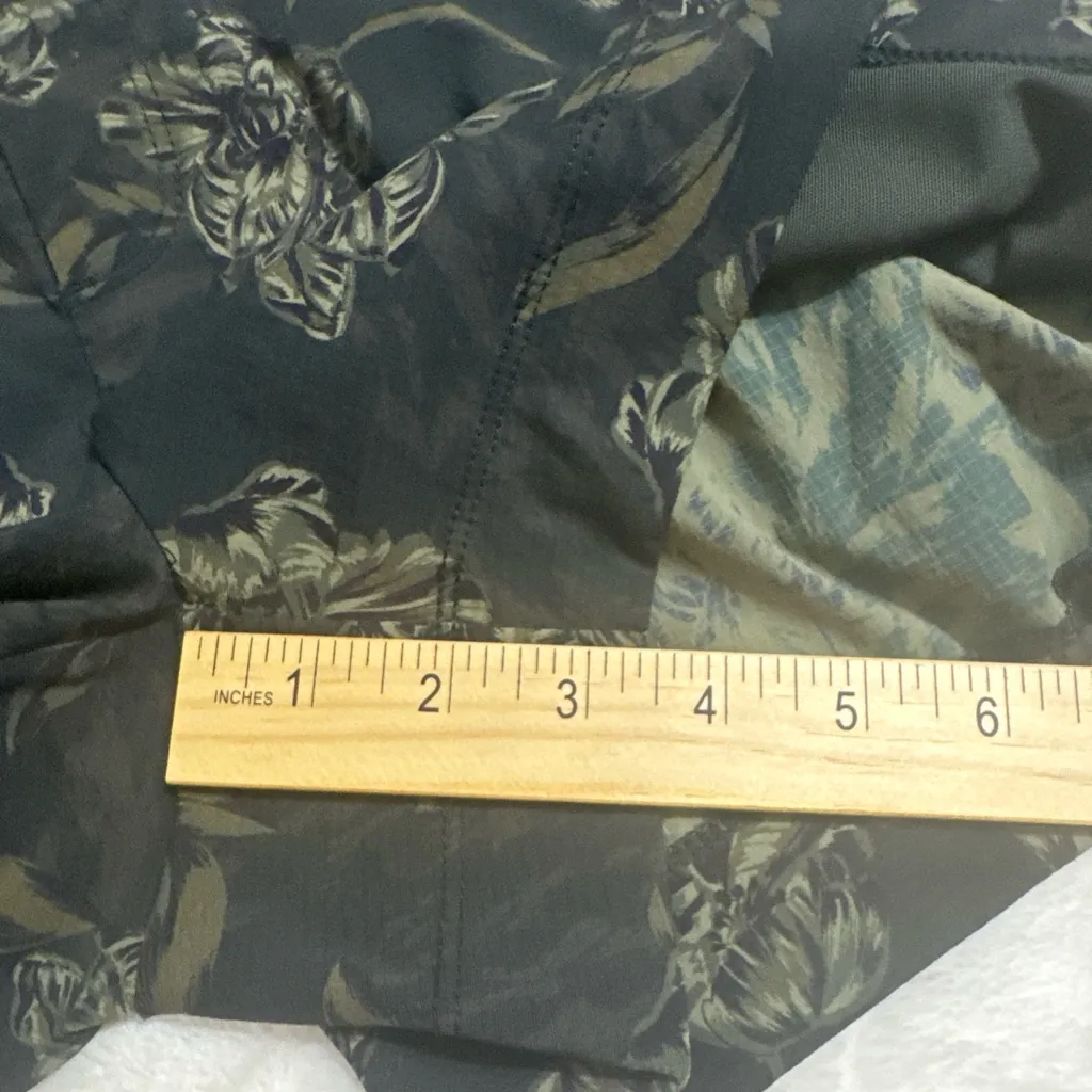 Athleta Trekkie North Printed Terra Firma Shorts - Image 6