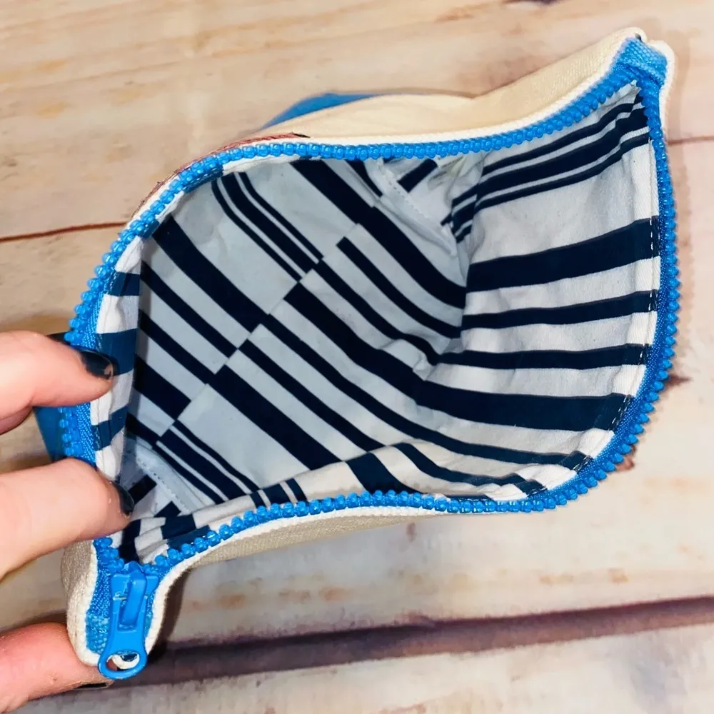 Vineyard Vines  Cosmetic Bag - Image 4