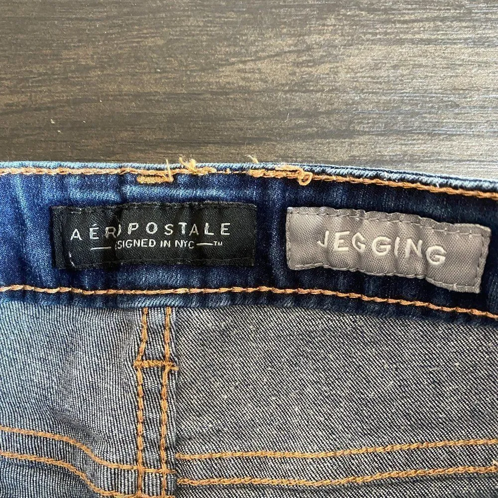 Aeropostale signed in NYC Jegging Size 2 short - Image 3