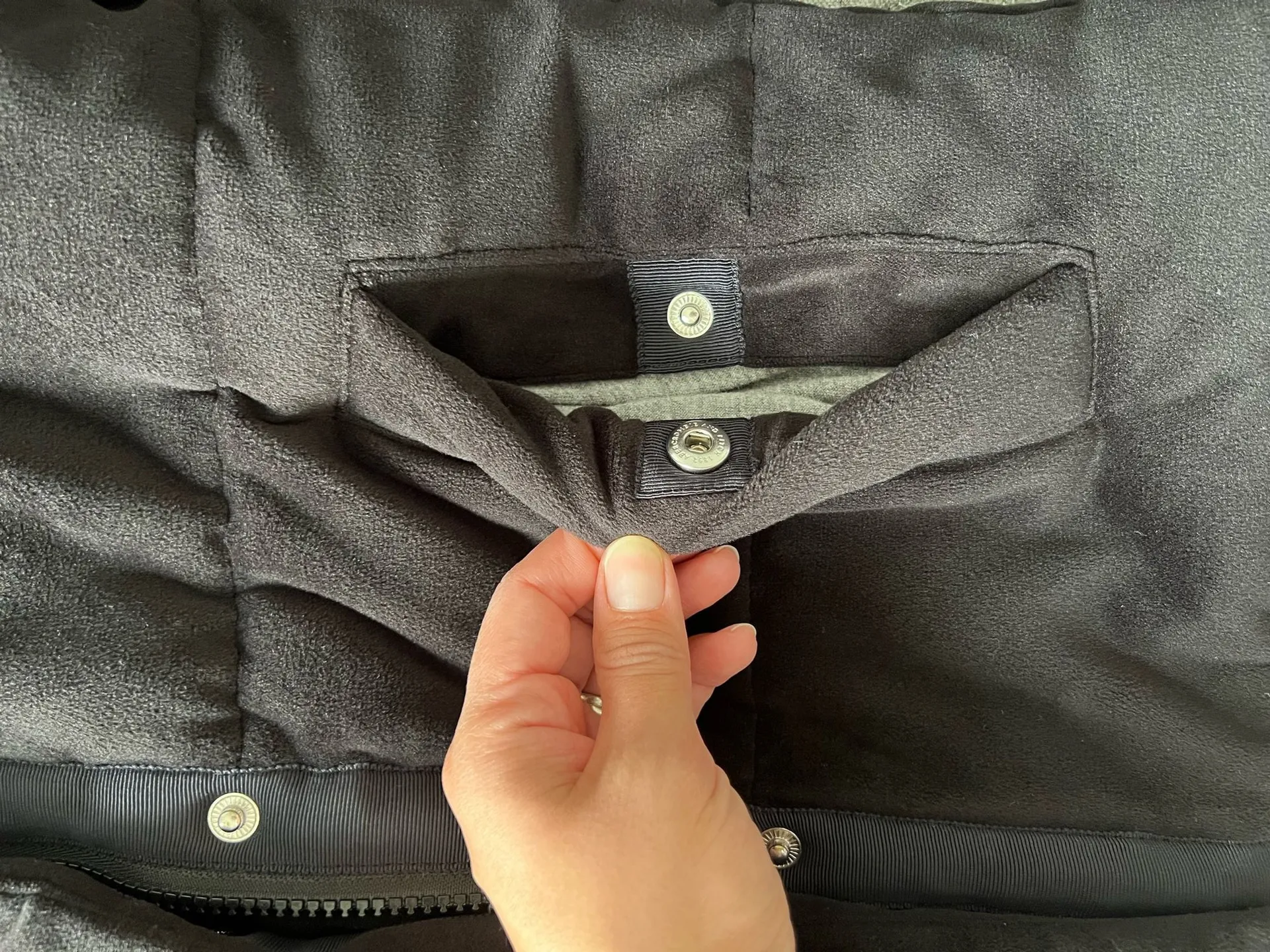 Abercrombie & Fitch Puffer Jacket - Image 4