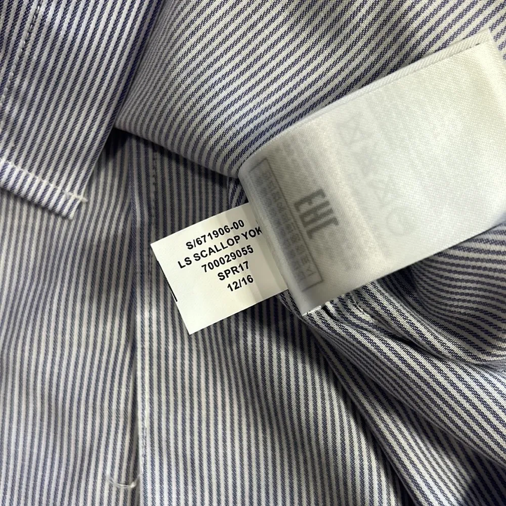 Banana republic • Riley pinstripe long sleeve scallop yoke button down shirt - Image 10