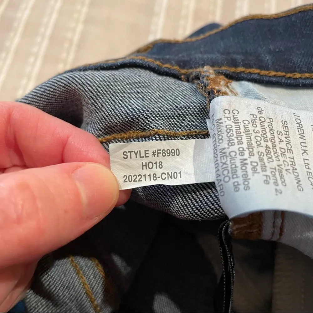 9" Mid Rise Skinny Jeans in Larkspur Wash: Tencel Denim Edition 26 - Image 9