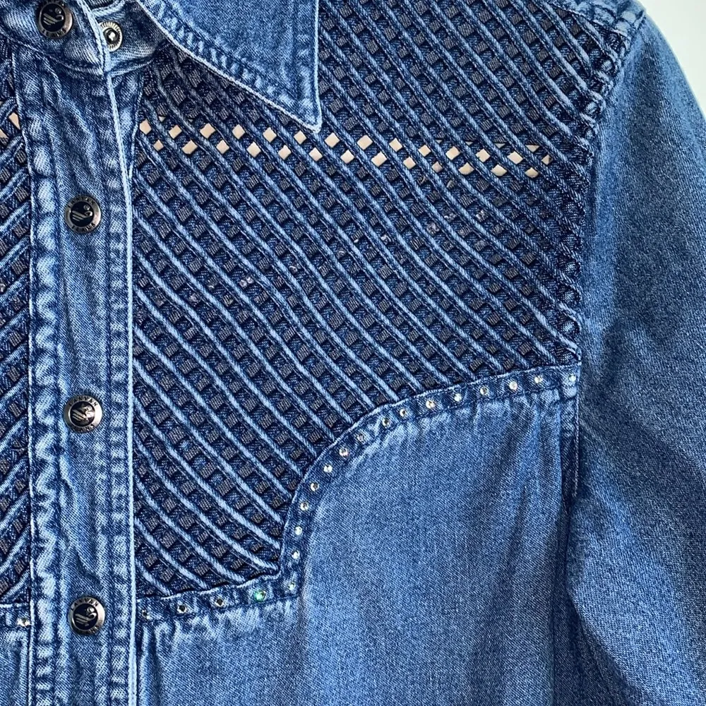 Rhinestone Cowgirl Studded Lattice Denim Chambray Western Shirt Blue - Image 9