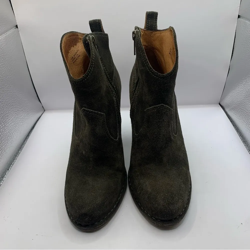 THE FRYE COMPANY Madeline Short In Fatigue size 8.5M dark green suede - Image 13