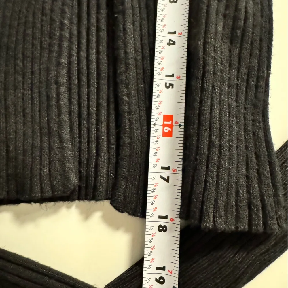 Sierra Knit Top Ribbed Black size small - Image 9