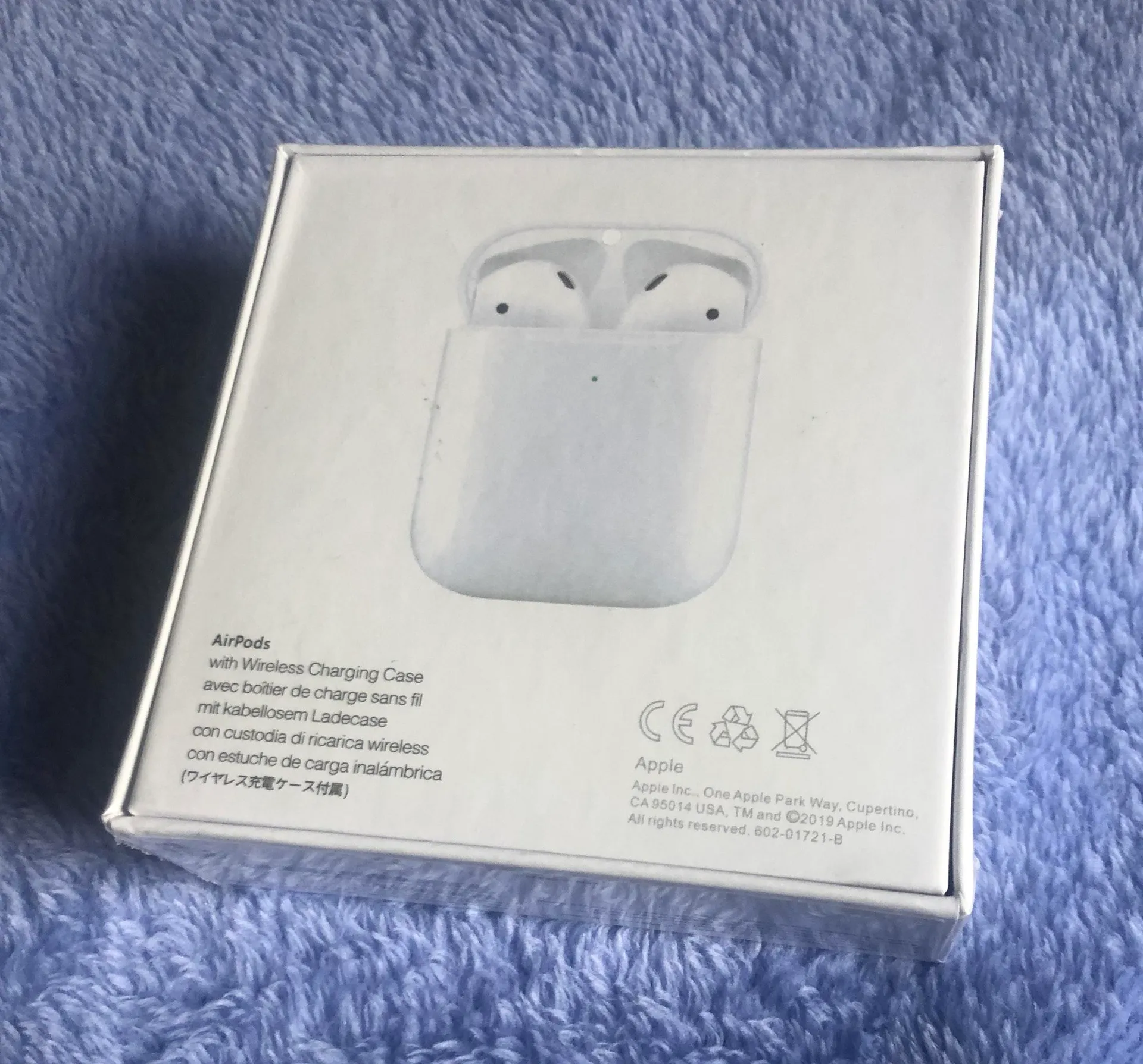 Apple AirPods With Wireless Charging Case - Image 2