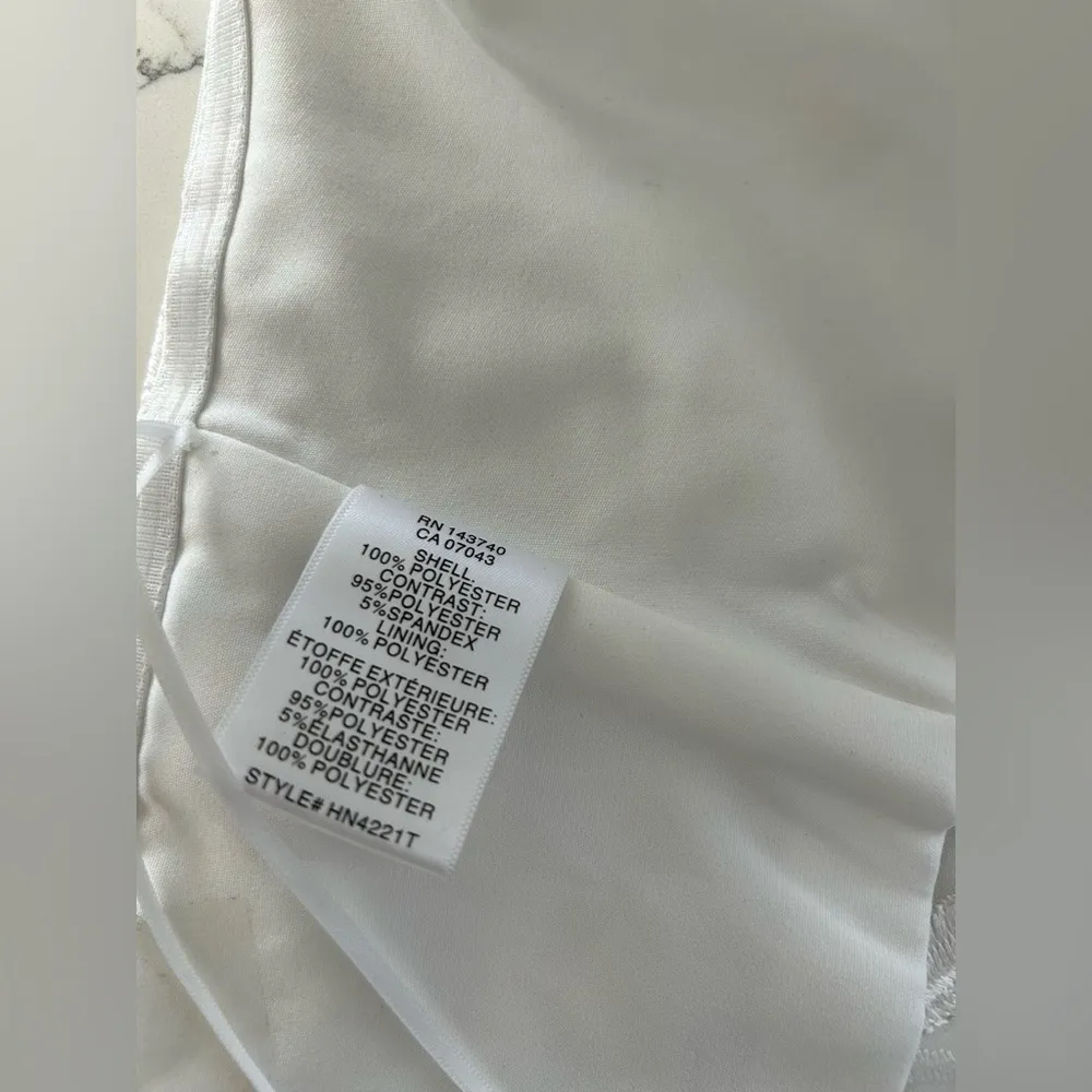 White Lace tube top size small New without tags - Image 2