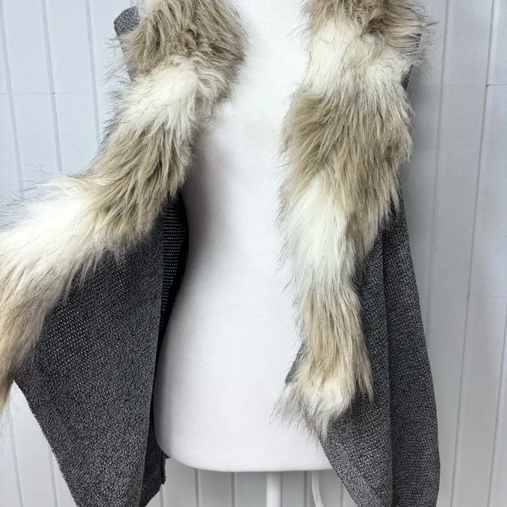 Skies‎ Are Blue Gray Cardigan with Faux Fur Trim Size S - Image 4