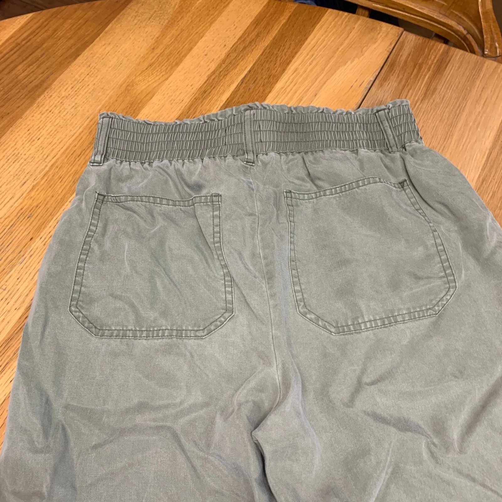 Abercrombie and Fitch Olive Green Jogger Pants Smocked Waist Women Size Small - Image 7