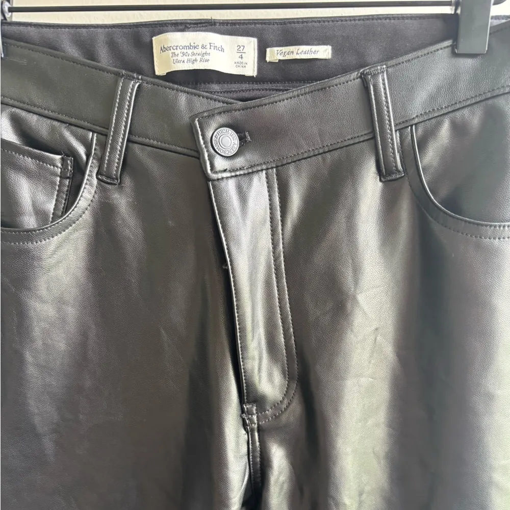 Abercrombie NEW WITH TAGS 90’s Straight Ultra High Rise‎ Leather Pants 27 grunge - Image 4