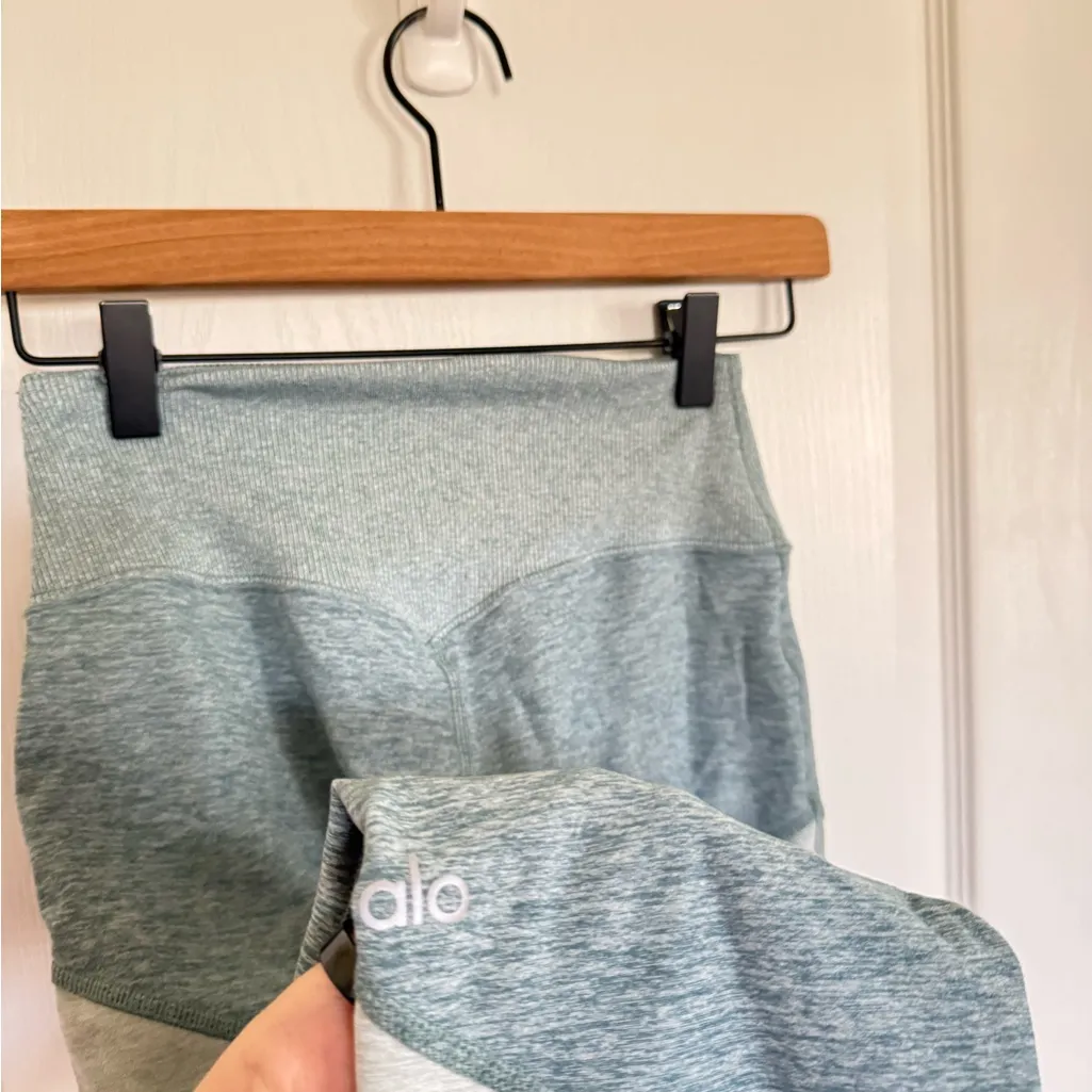 Alo Yoga Sheila Seagrass Heathered Leggings - Image 7