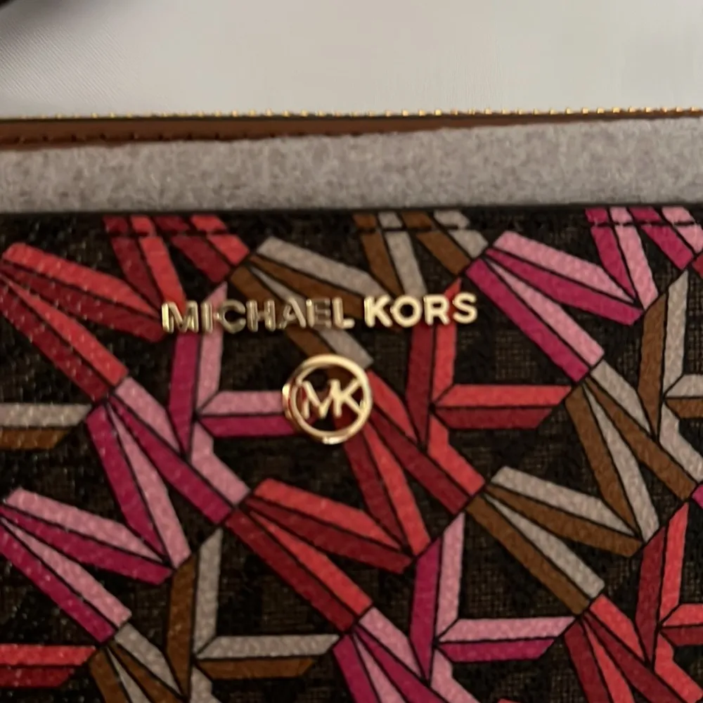 Jet set card case MK logo brown with pink, red & brown logo NWT - Image 4