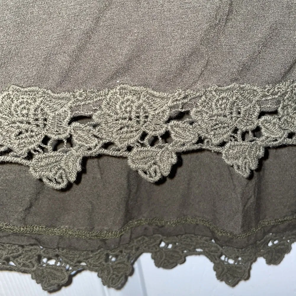 Women’s olive green long sleeve with lace detail - Image 3