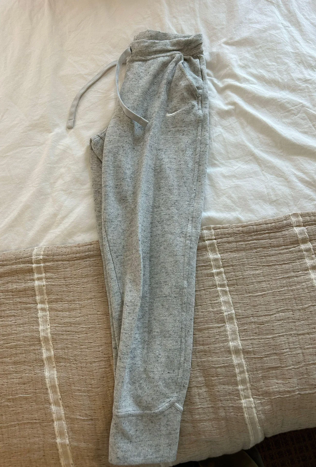 Nike grey sweatpants - Image 4