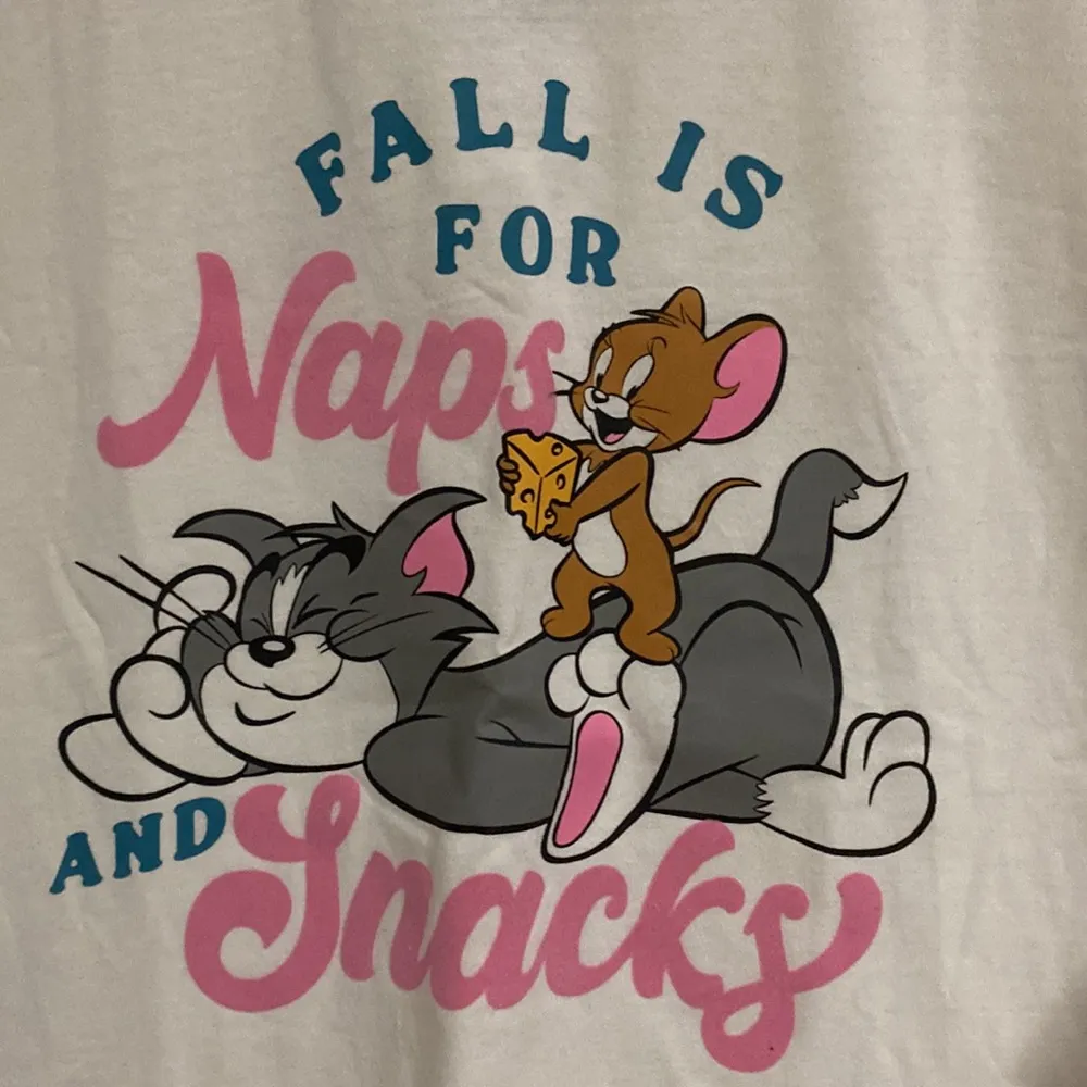 Tom & Jerry women’s tan large graphic T - Image 3