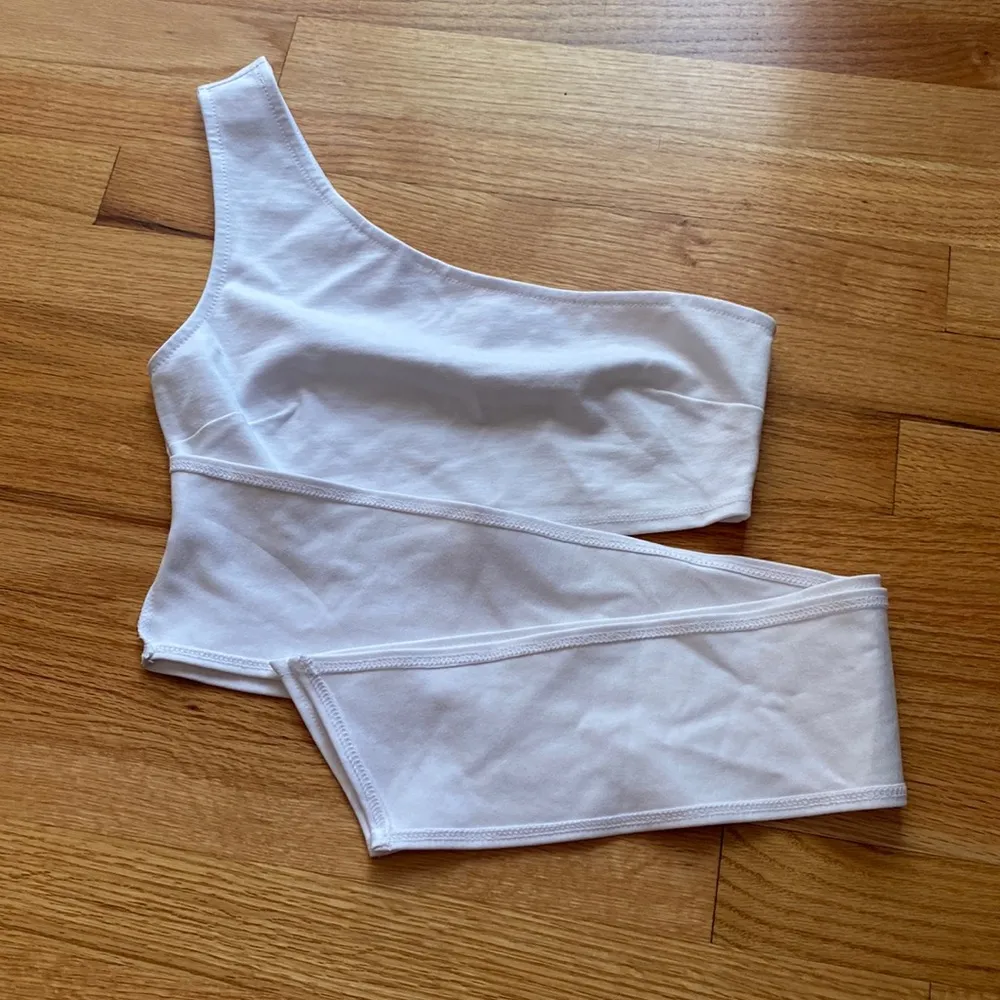 Urban Outfitters One Shoulder Tie Waist Tank Top in White Taylor Swift Eras Tour - Image 5