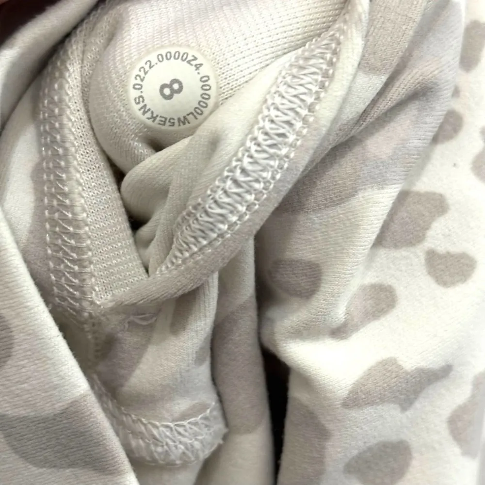 Lululemon white gray print align 8 7/8 high rise legging leopard animal paint - Image 6