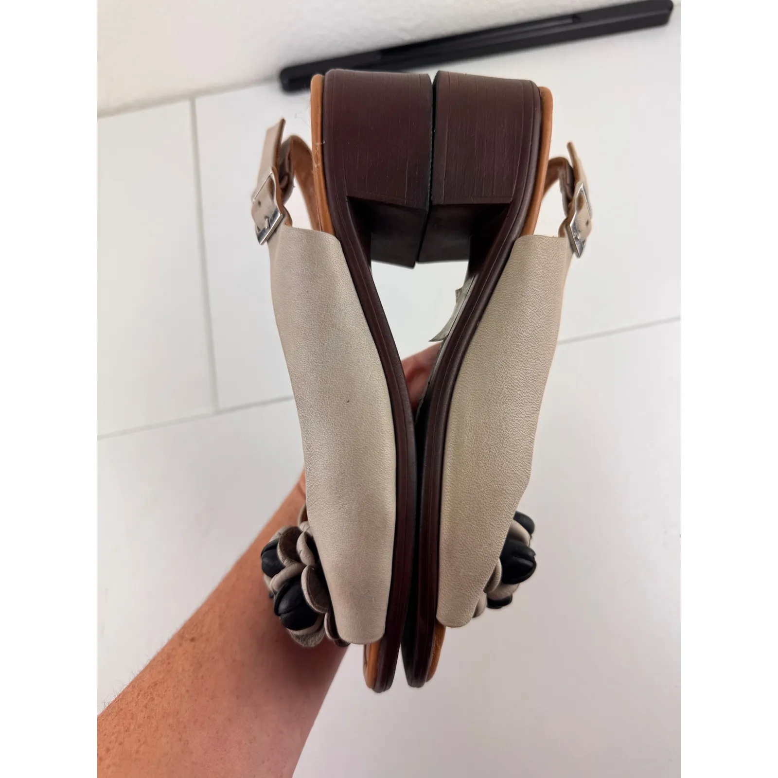 Zoli Slingback Sandals Women Beige Leather Flower Peep Toe Block Heel Size‎ 36 6 Tan - Image 6
