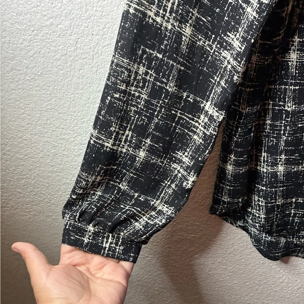 💥Lush Monochrome Black & Ivory Blouse L - Image 5