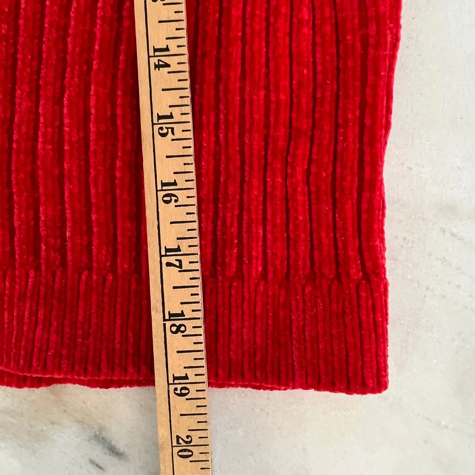 Poof Apparel Red Ribbed Velvet Mock Neck Long Sleeve Sweater Size L - Image 4