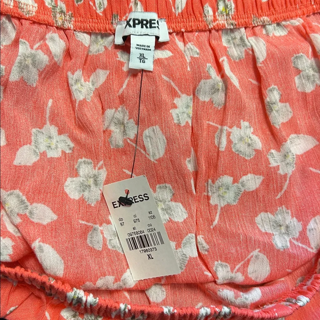 EXPRESS size XL on or off shoulder rayon crop top floral blouse shirt NWT - Image 5