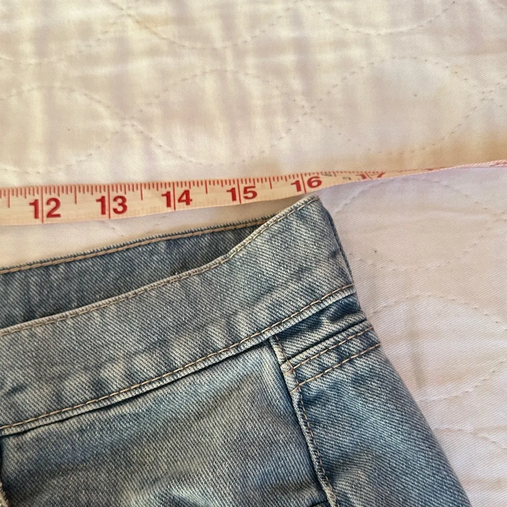 Refuges women’s size 9 Blue Distressed cut out Jean Shorts - Image 8