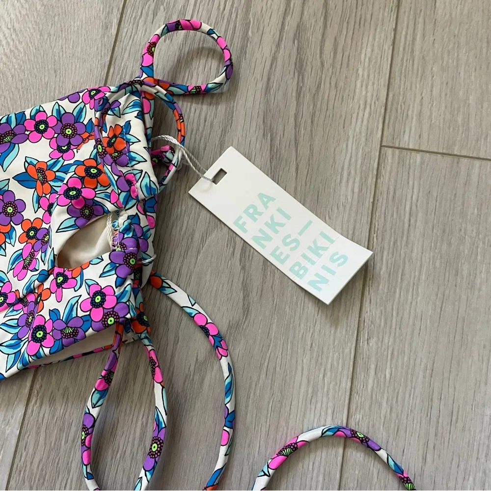 Frankies Bikinis Top NWT floral london bandeau string bikini womens (large) swim - Image 6