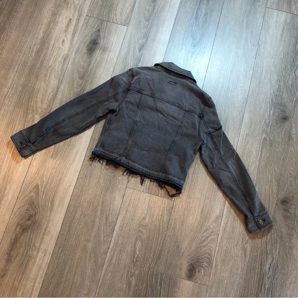 Express Women’s Denim Jacket Small Black Cropped Distressed Raw Hem Jean Jacket - Image 12