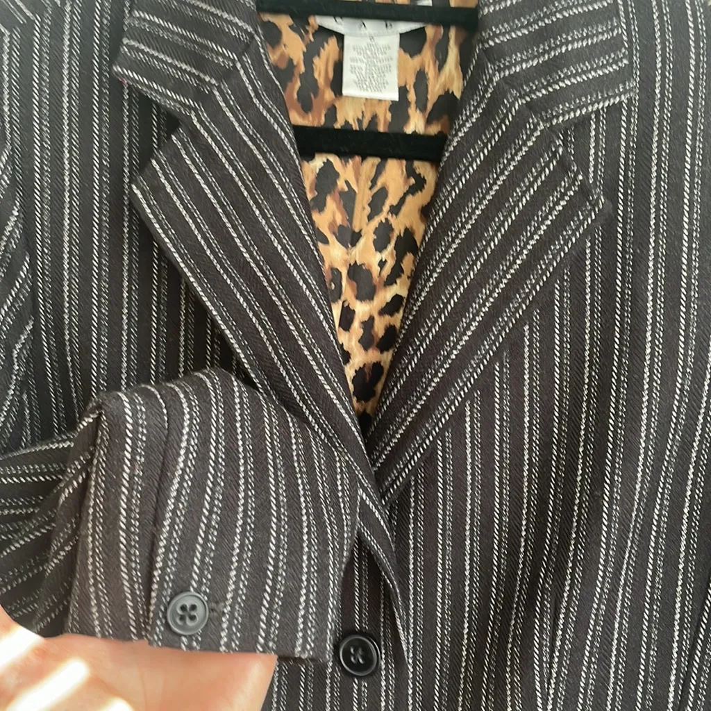 CAbi‎ Pinstripes Tapered Waist Cheetah Lining Career Blazer Women’s Size 6 - Image 2