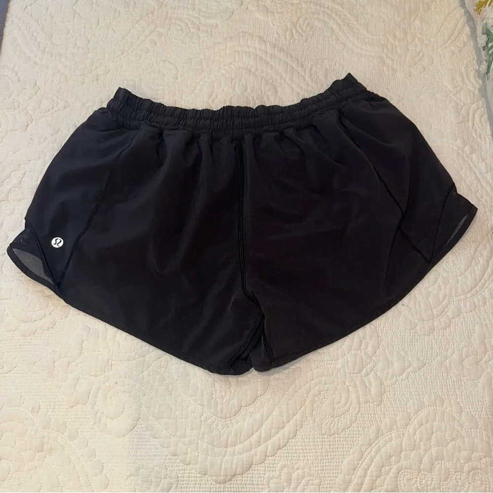 Lululemon Hotty Hot Low-Rise Lined Short 2.5". 12 Tall. Black. - Image 8