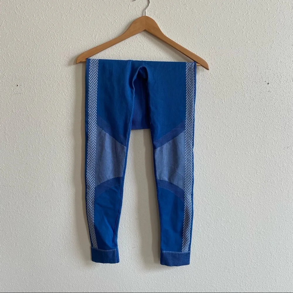 Fabletics  Set Sports Bra + Leggings - Image 7