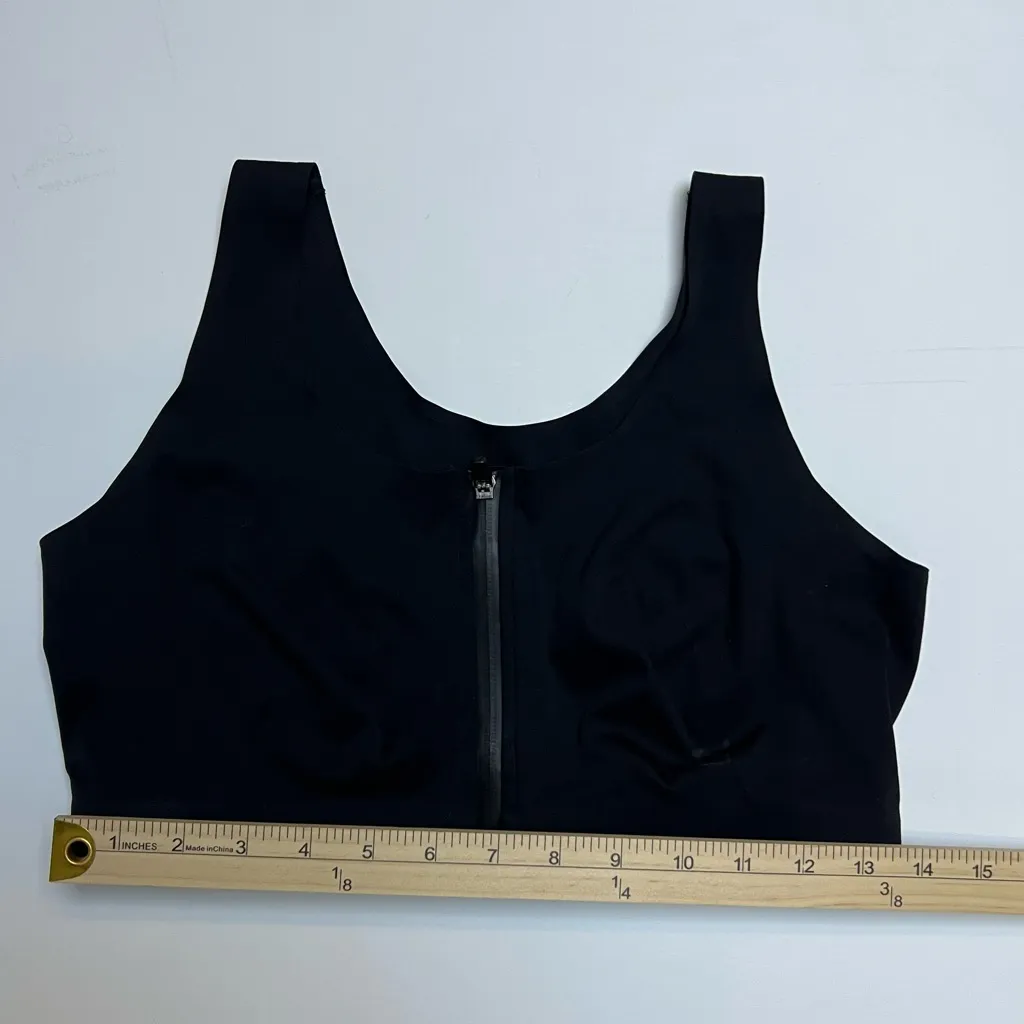 Zyia Activewear Black Zip-Front Sports Bra size Medium - Image 4