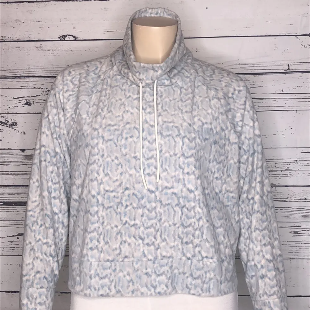 Old Navy Active NWT Size XL Snakeskin Print Crop Fleece Cowl Neck Sweatshirt Top - Image 2