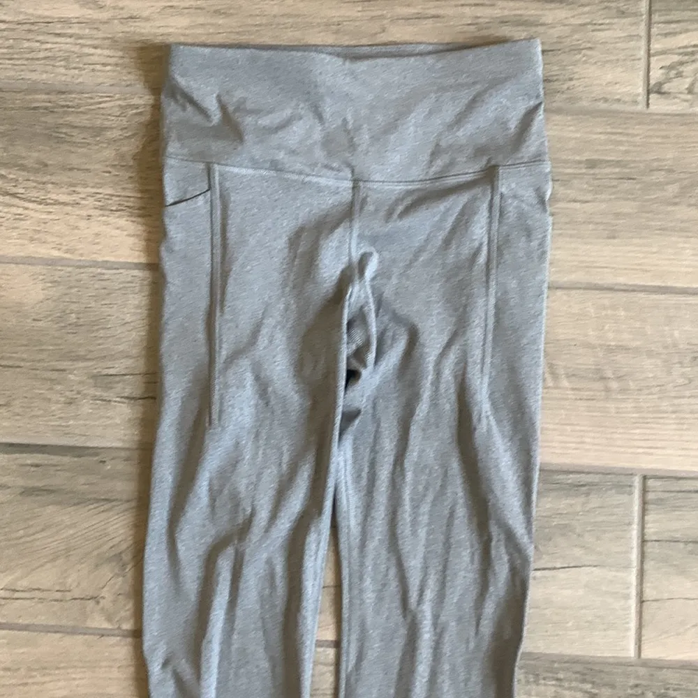 All in motion Capri leggings - Image 2