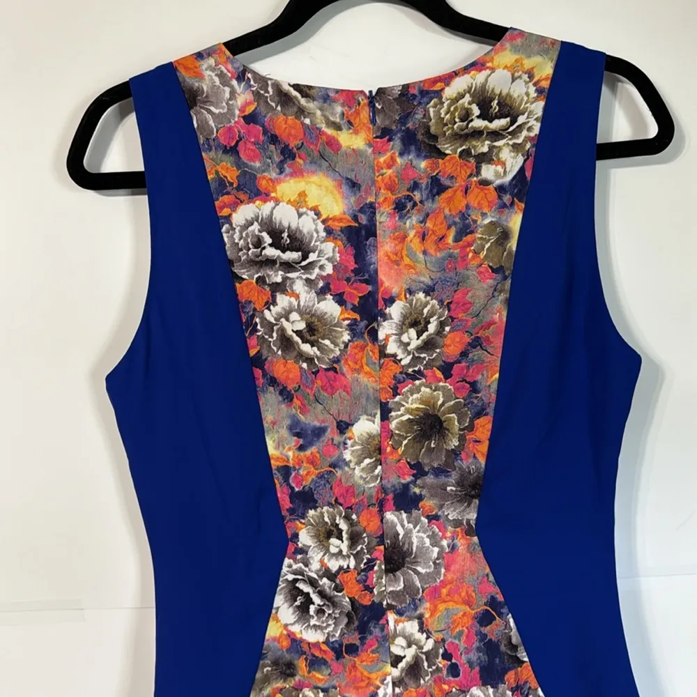 V Neck Blue Floral Dress Size M - Image 7