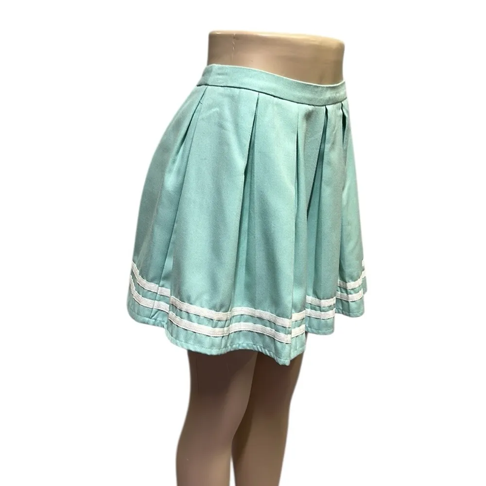 Hot Topic Mint White Pleated Mini Cheer Skirt Preppy Goth Anime Size Small - Image 2