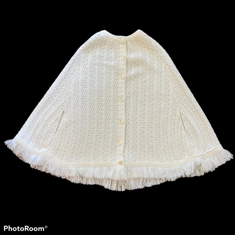 VINTAGE Grandma Cable Knit Handmade Vintage White Poncho Size undefined - Image 5