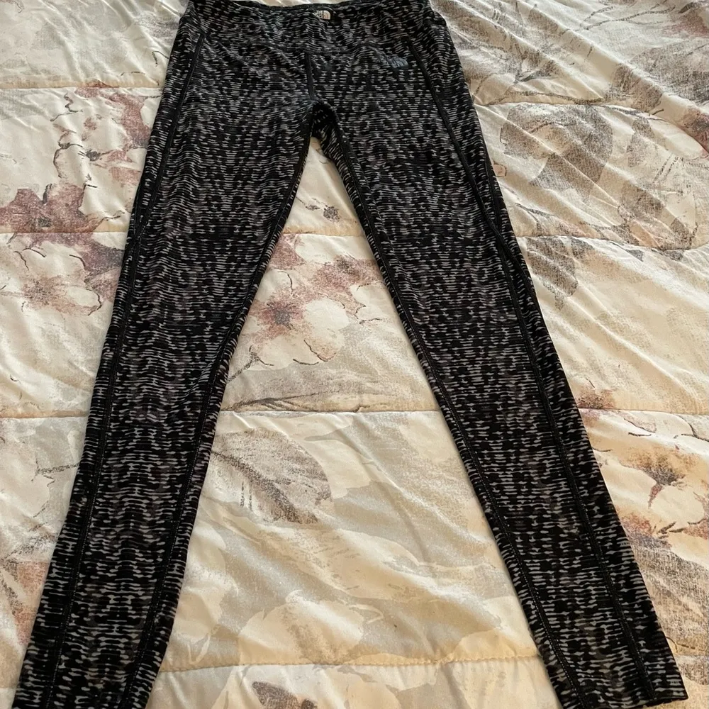 The North Face pulse tight leggings Kokomo black athletic women’s size SP spring - Image 6