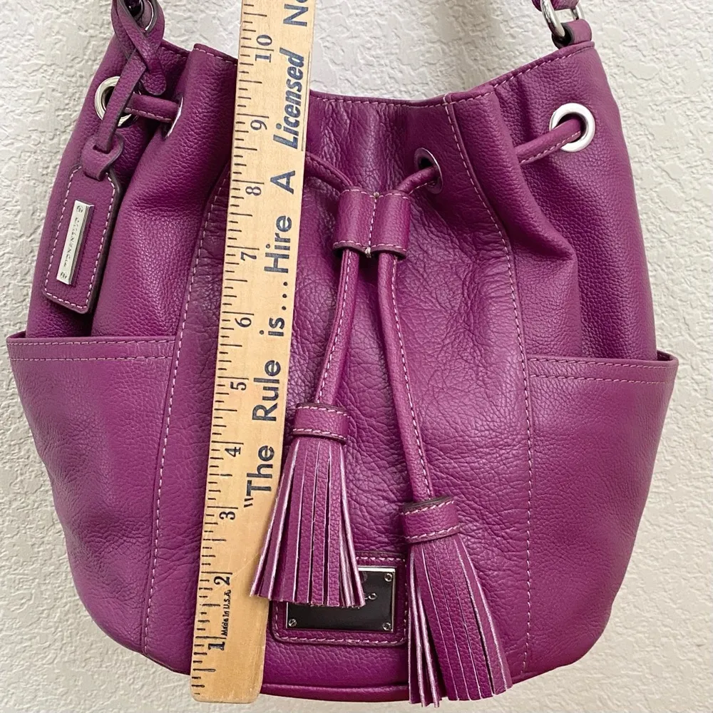 TIGNANELLO Purple Magenta Pebbled Leather Drawstring Tassel Bucket Shoulder Bag - Image 7
