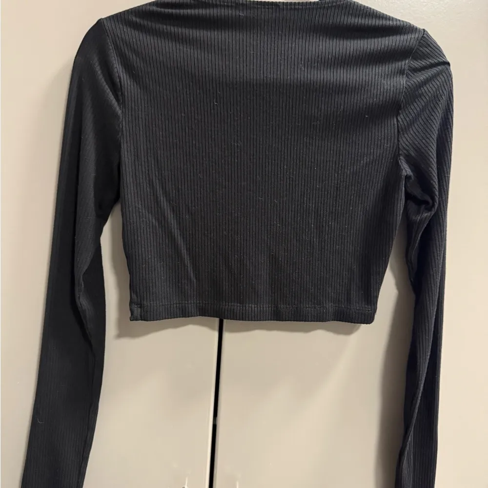 Reformation Black Fitted Long Sleeve Crop Blouse! Small women’s - Image 2