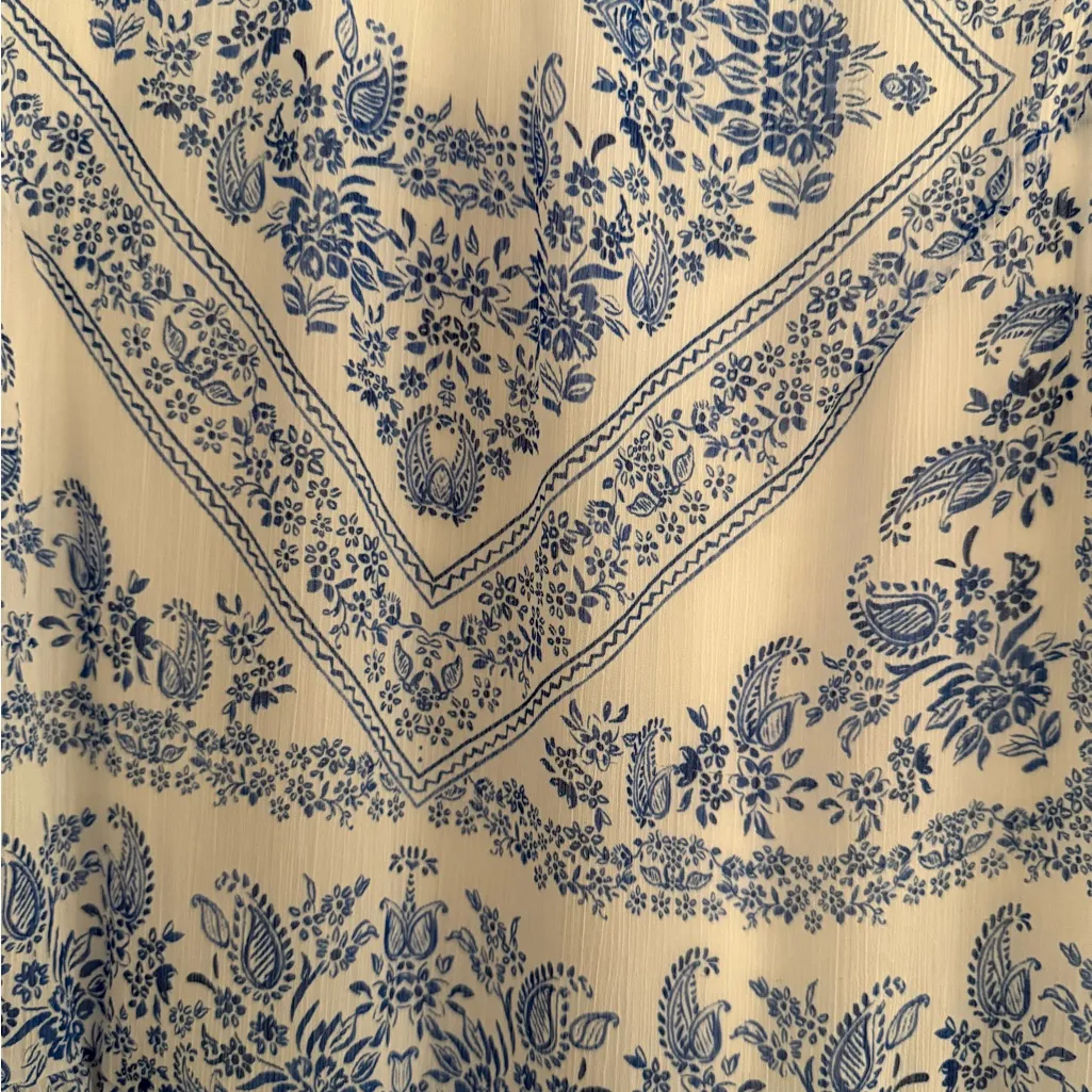 Calvin Klein Blue and White Floral Blouse - Image 3