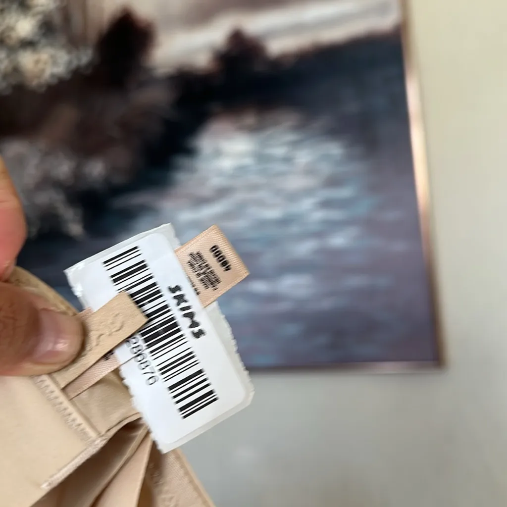 SKIMS  WIRELESS‎ Form Lightly lined Bra Sand Cream NWOT 40DDD - Image 7