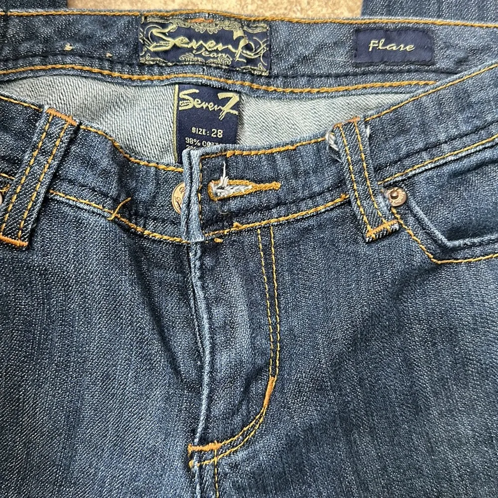 EUC Seven7 Jeans size 28 flare - Image 2