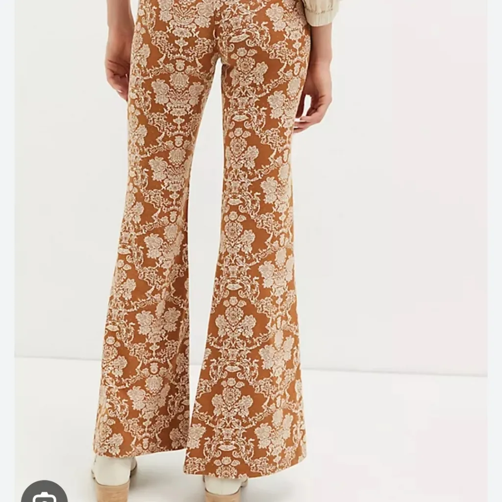 Anthropologie Industry Knit Flare Neutral Motif Wide Leg Pants Small - Image 3