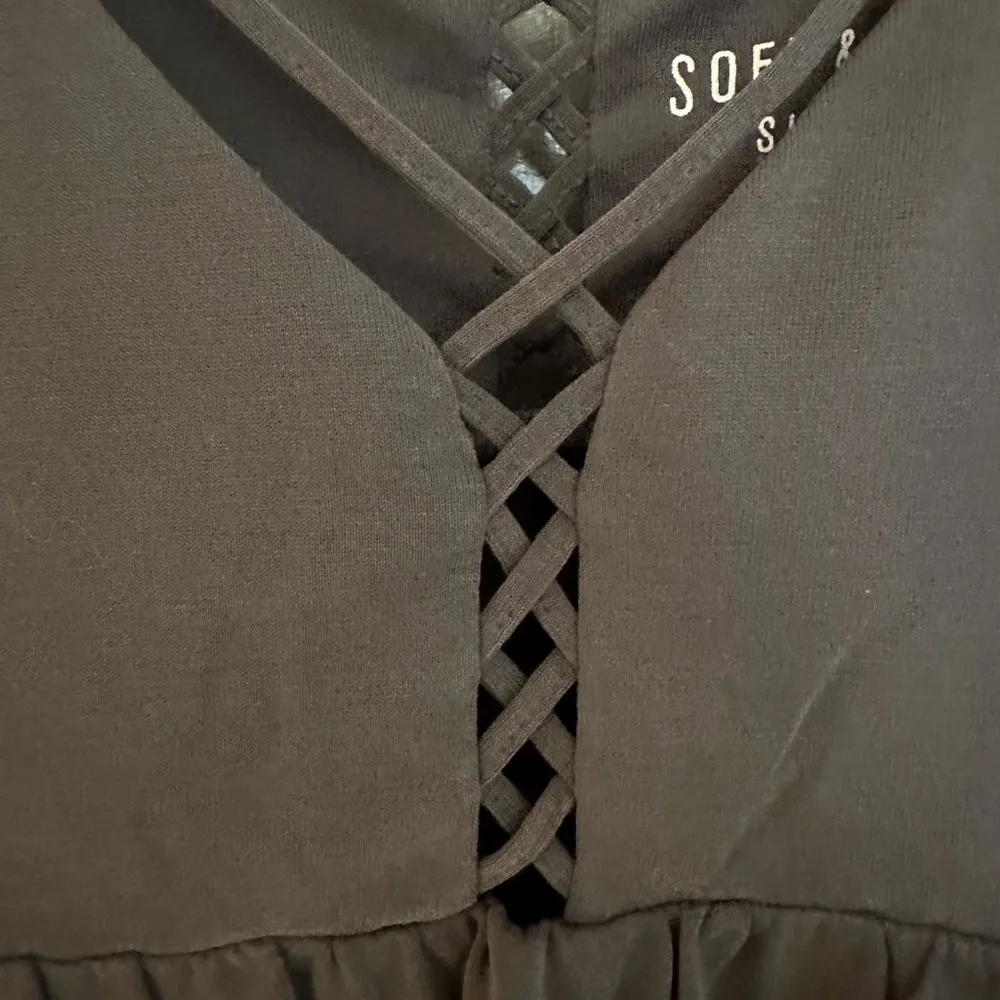 Grey sueded tank top size small with criss cross detail - Image 3