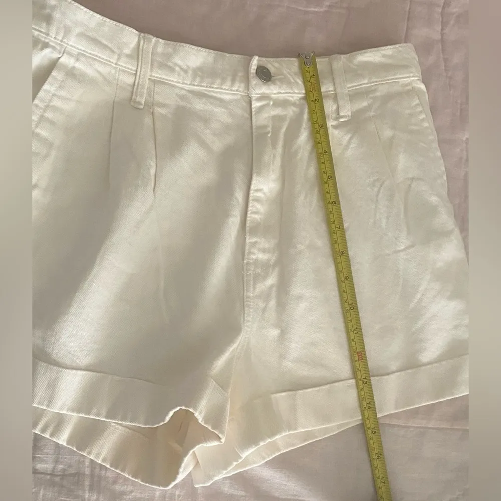 Gap 31 Super High Rise Women’s Ivory Denim Cuffed Cotton Casual Shorts - Image 8