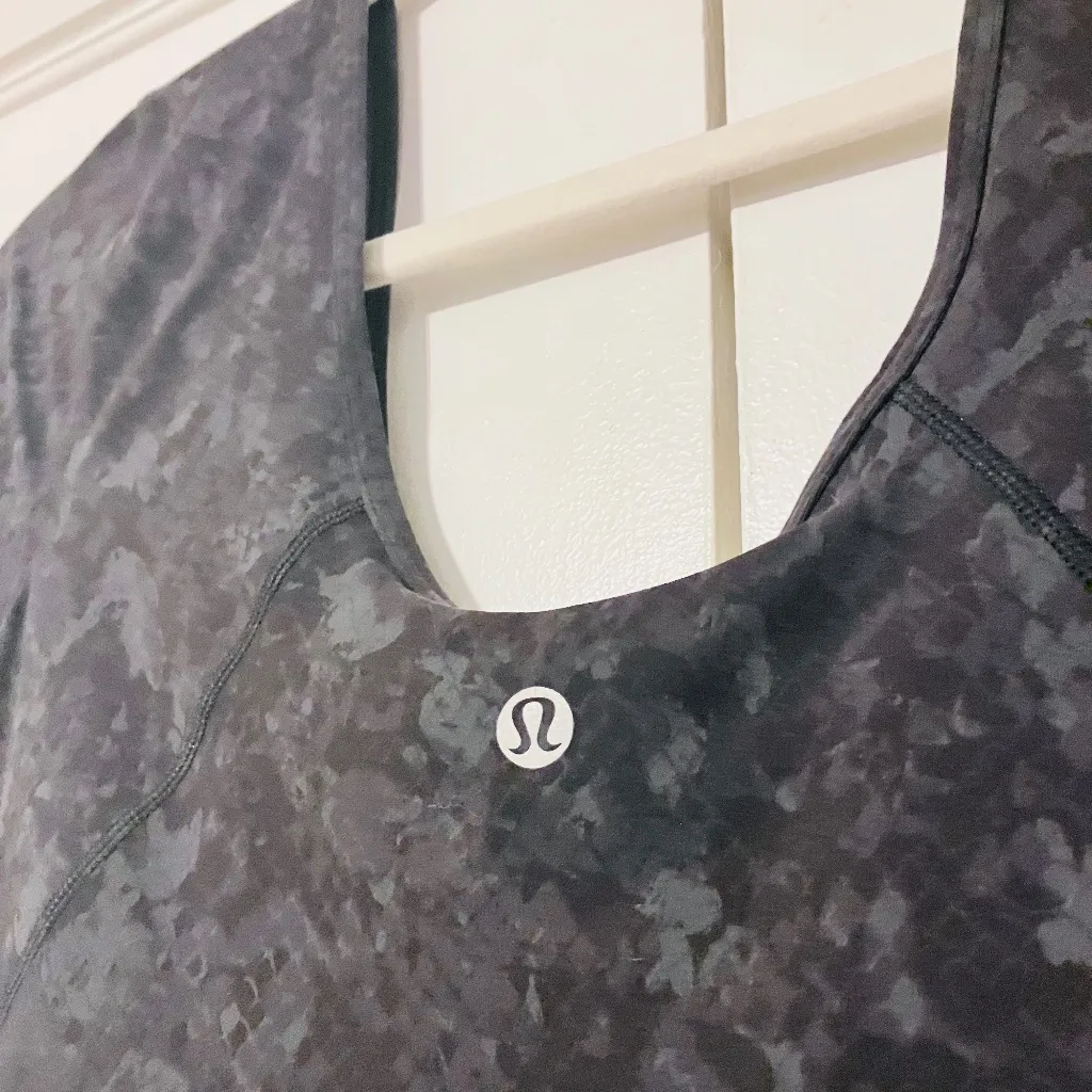 Lululemon "Align" T - Image 4