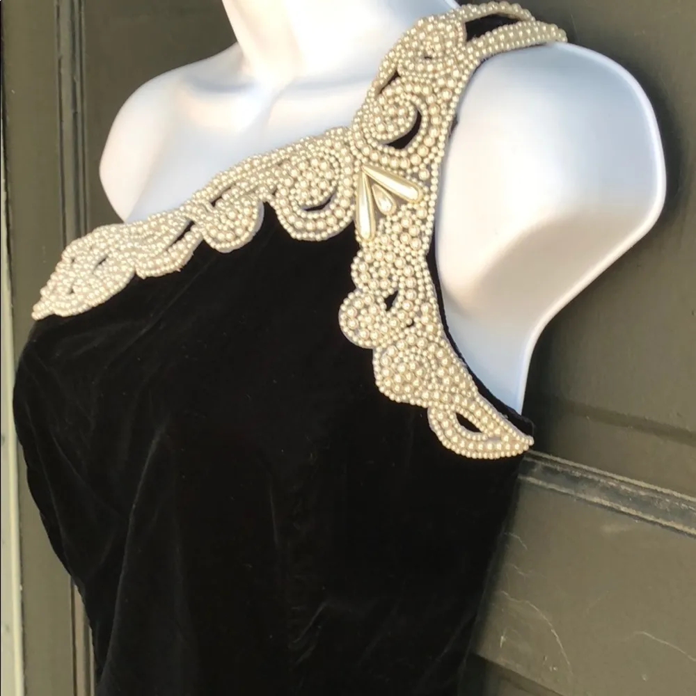 Vintage Jessica McClintock Black Velvet Dress with Pearls - Image 4