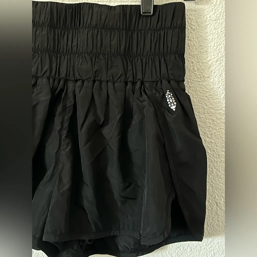 Free people FP movement The Way Home Shorts black sz M - Image 4