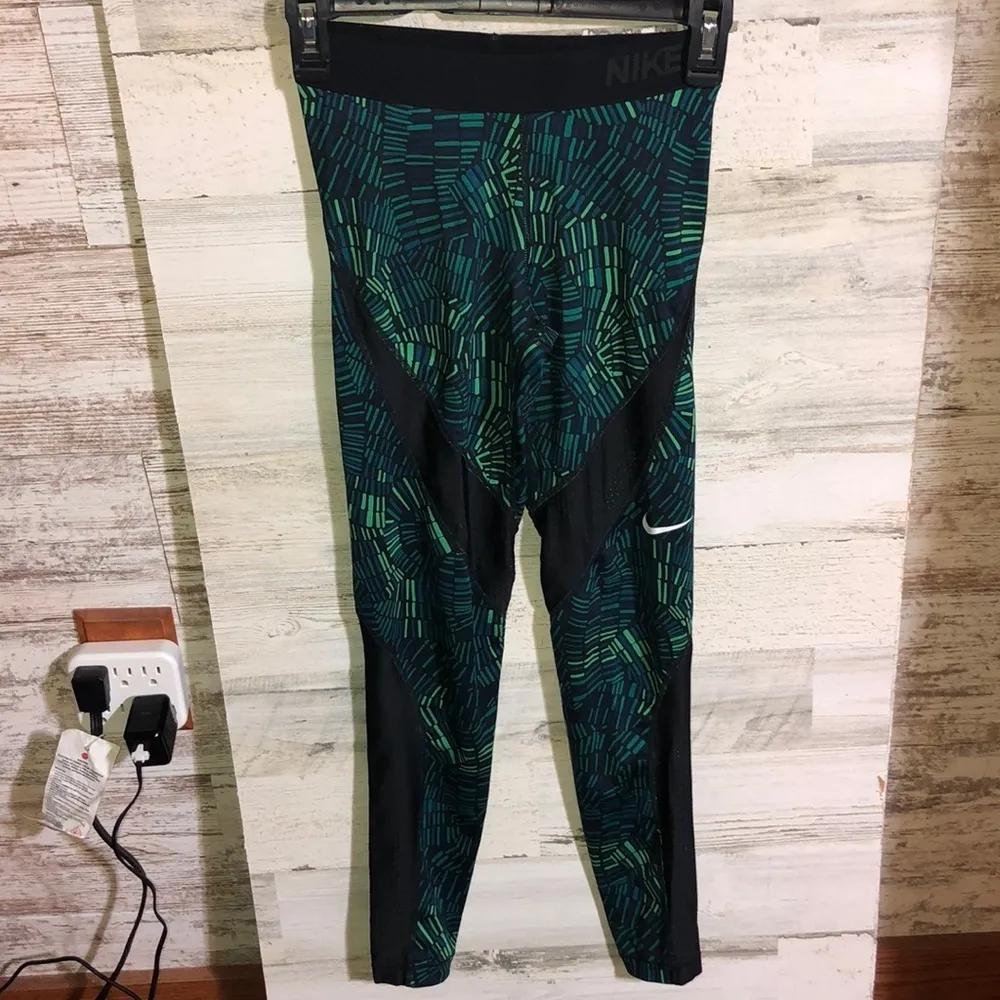 Nike pro leggings Nike Pro hypercool tidal cropped leggings XS green workout​​ - Image 2